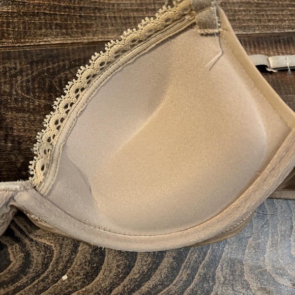 32B Calvin Klein Push Up Nude Bra EUC - Picture 4 of 8